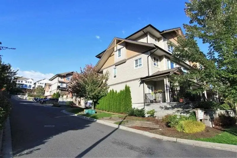 13 20187 68TH AVENUE - photo 2 of 6