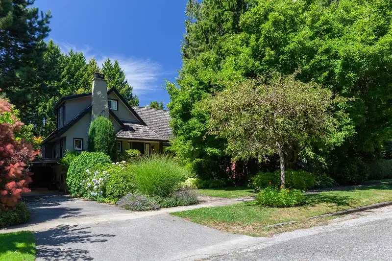 6137 MCCLEERY STREET - photo 2 of 39
