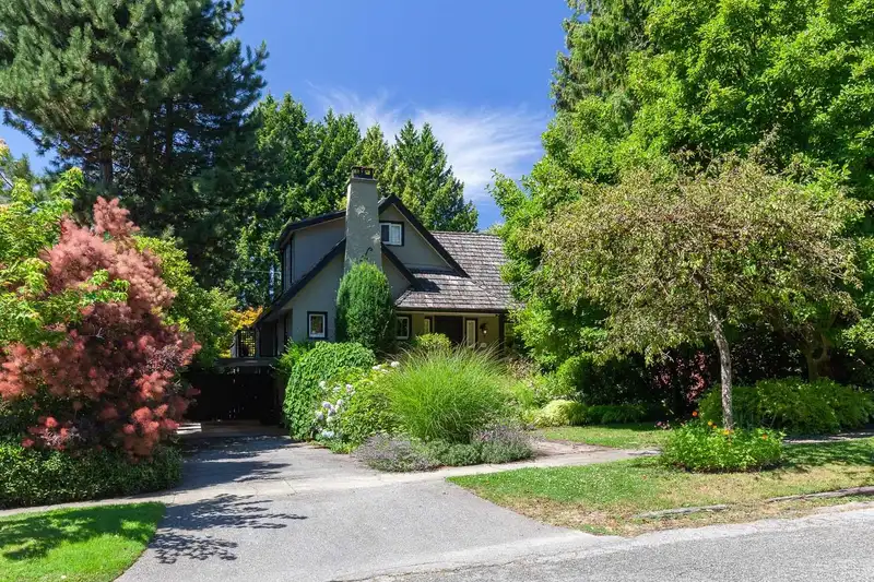 6137 MCCLEERY STREET - photo 3 of 39