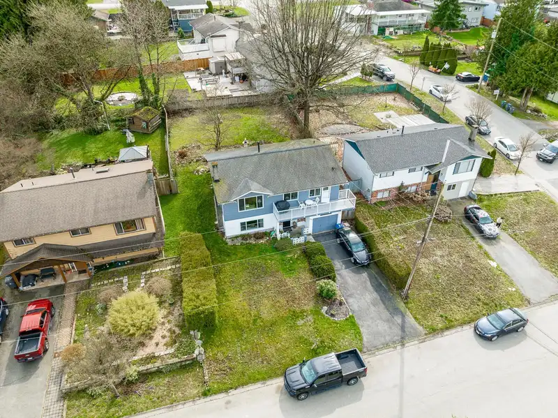 13414 113 AVENUE - photo 3 of 40