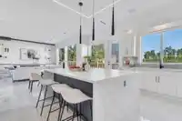 2723 201 STREET - thumbnail 3