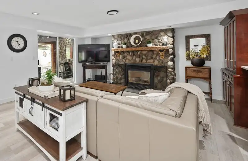 22186 124TH AVENUE - photo 2 of 40
