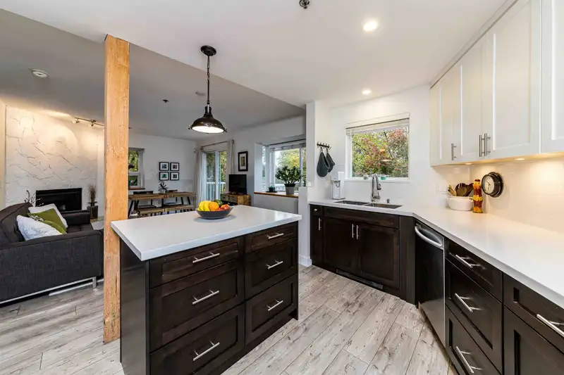 401 2295 PANDORA STREET - photo 4 of 22
