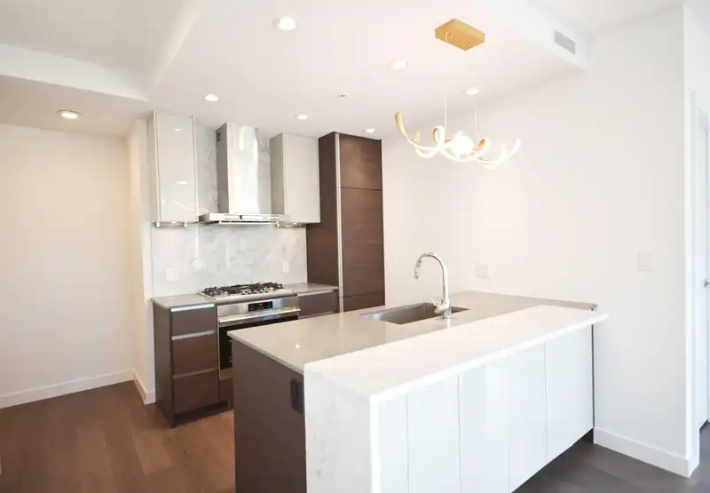 502 6098 STATION STREET - photo 1 of 36