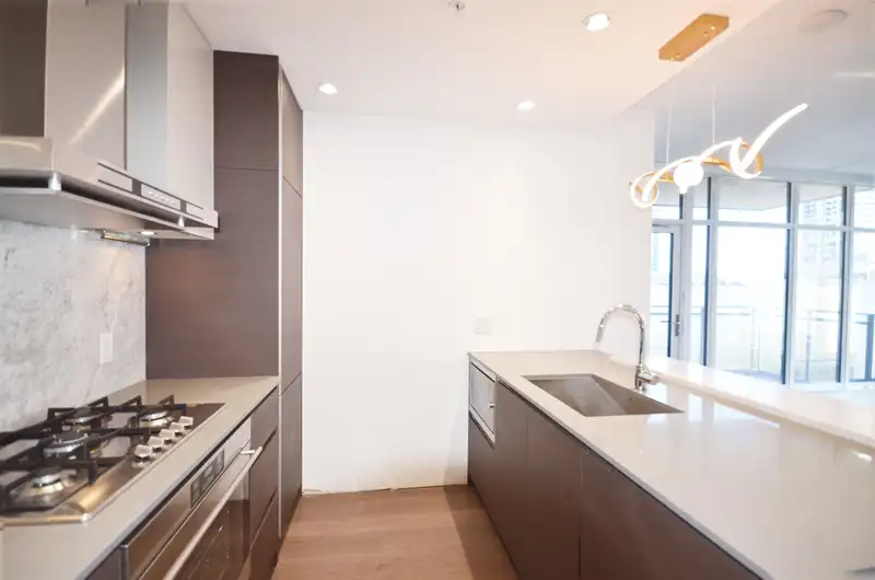 502 6098 STATION STREET - photo 3 of 36