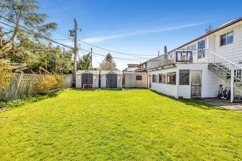 10580 SEAHAM CRESCENT - photo 3 of 34
