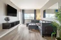 401 22363 SELKIRK AVENUE - thumbnail 3