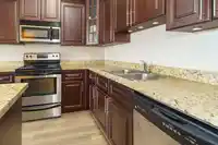 401 22363 SELKIRK AVENUE - thumbnail 4