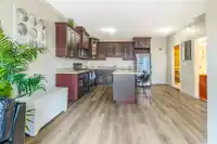 401 22363 SELKIRK AVENUE - thumbnail 7