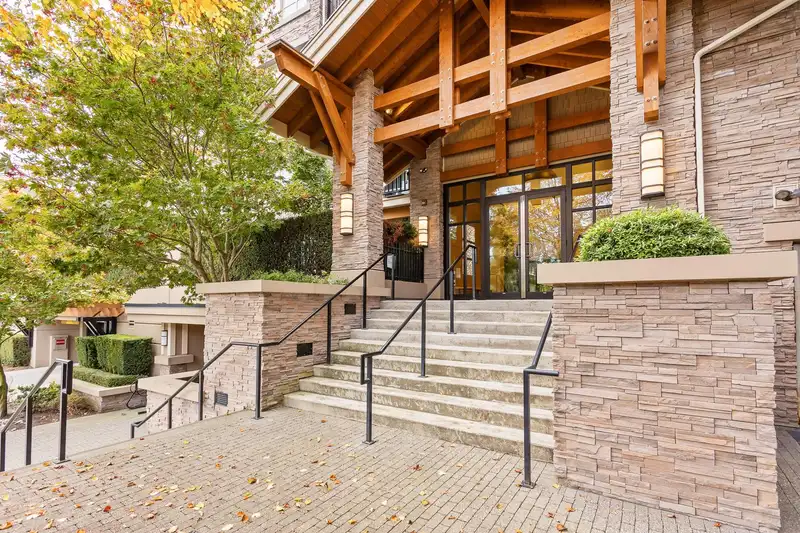 128 5655 210A STREET - photo 2 of 31