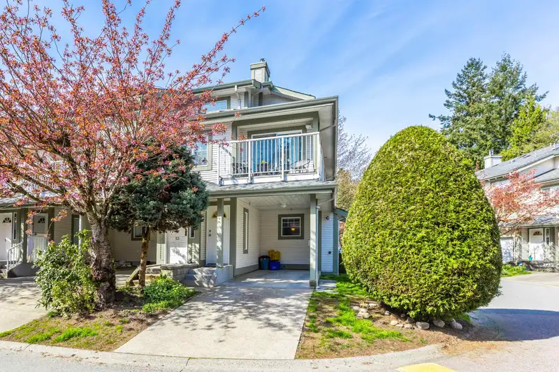 54 8892 208 STREET - photo 2 of 28