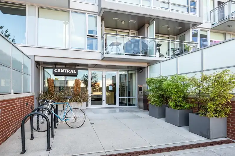 2101 1618 QUEBEC STREET - photo 3 of 31