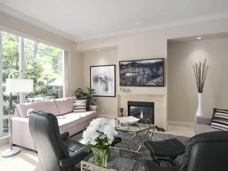 410 BEACH CRESCENT - photo 3 of 37