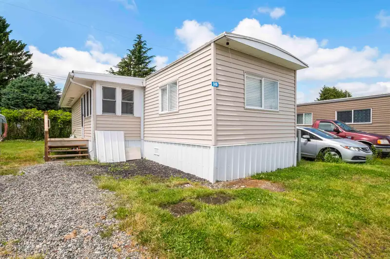 9B 26892 FRASER HIGHWAY - photo 2 of 28