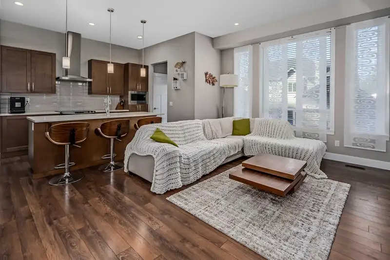 20499 82 AVENUE - photo 3 of 25
