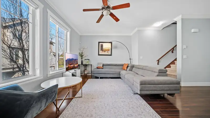 40 15399 GUILDFORD DRIVE - photo 2 of 19