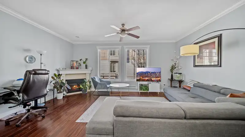 40 15399 GUILDFORD DRIVE - photo 3 of 19
