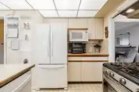 1910 HOLDOM AVENUE - thumbnail 9