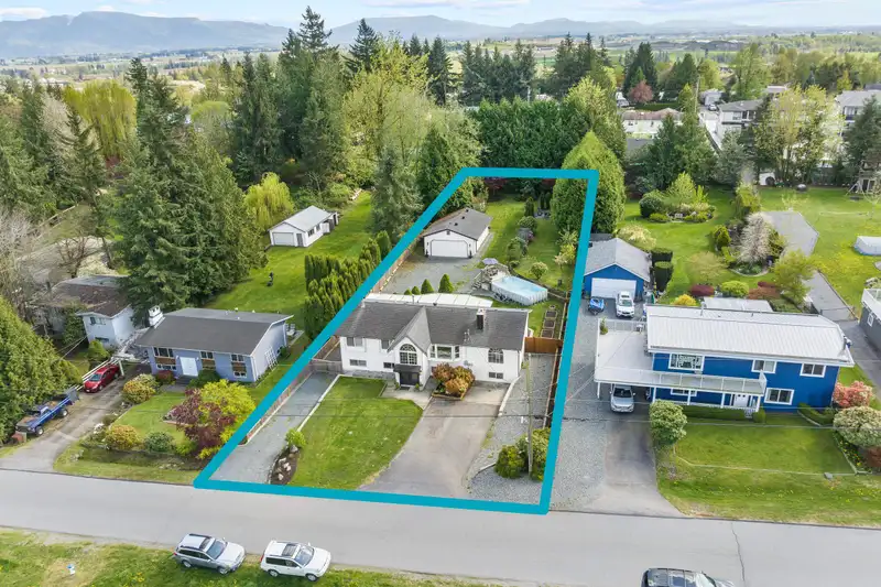 29390 DUNCAN AVENUE - photo 1 of 36