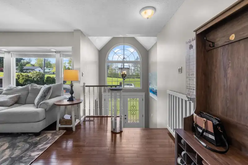 29390 DUNCAN AVENUE - photo 4 of 36