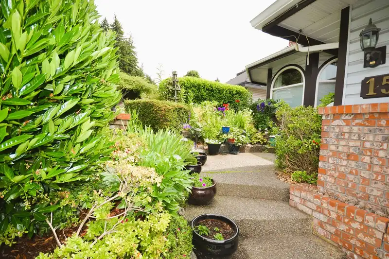 15 PARKWOOD PLACE - photo 2 of 40