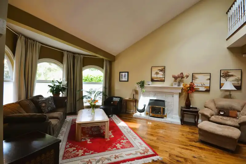 15 PARKWOOD PLACE - photo 3 of 40