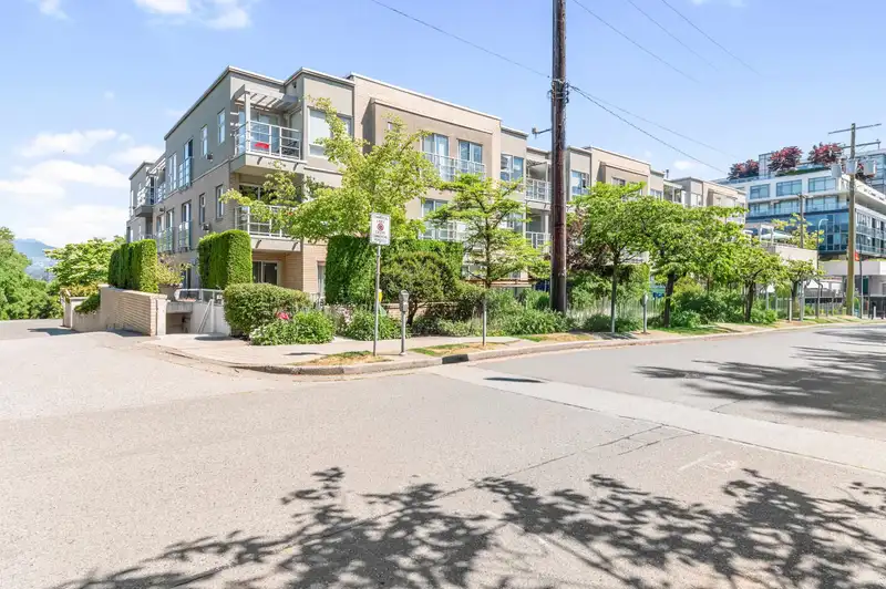 211A 1823 W 7TH AVENUE - photo 1 of 33