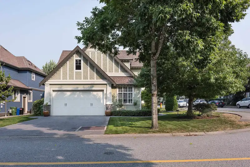 5772 SHAWNIGAN DRIVE - photo 1 of 40