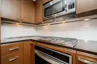 303 2950 KING GEORGE BOULEVARD - thumbnail 6
