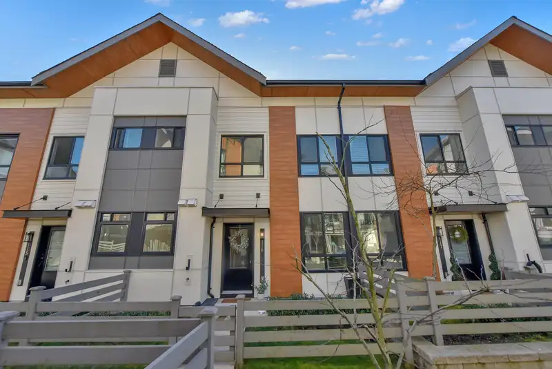 116 15111 EDMUND DRIVE - photo 4 of 40
