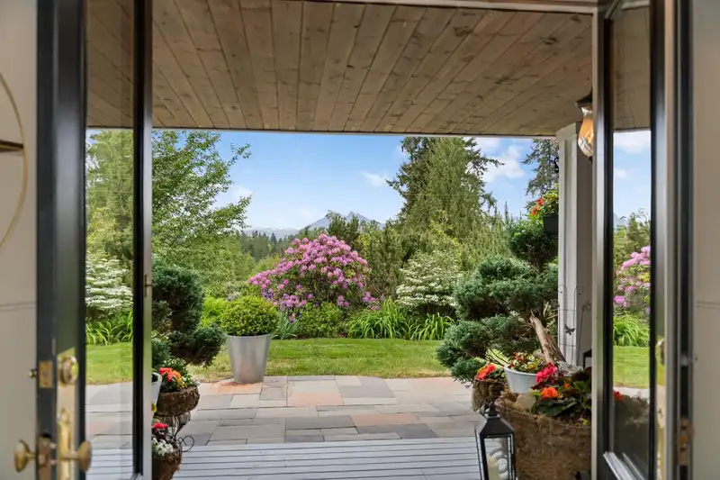 24244 60 AVENUE - photo 4 of 40
