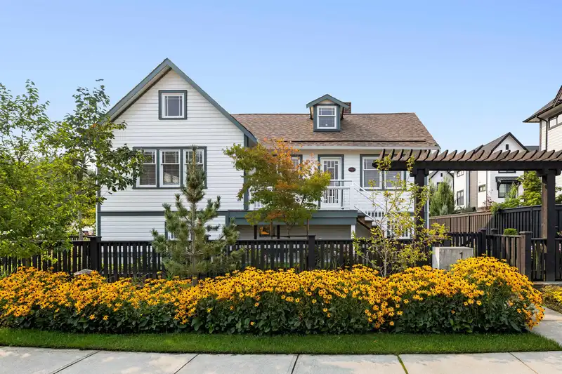 19678 80 AVENUE - photo 1 of 40