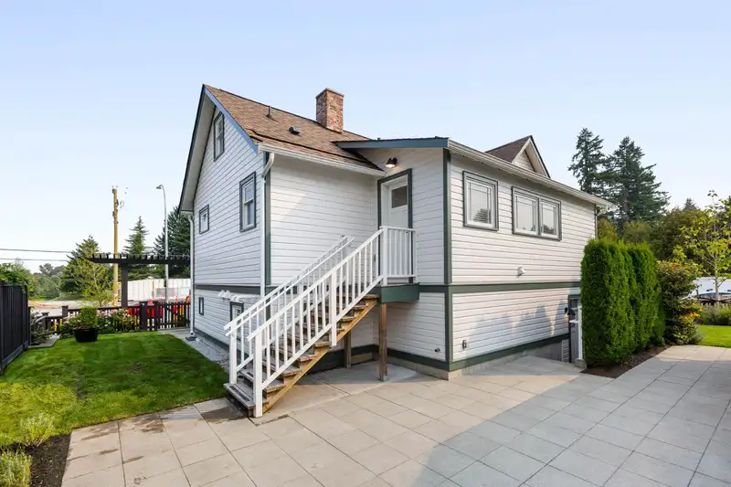 19678 80 AVENUE - photo 3 of 40