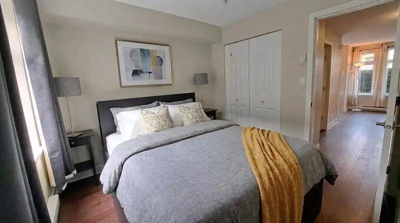 107 5632 KINGS ROAD - photo 4 of 7