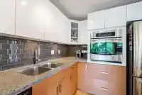 301 1450 PENNYFARTHING DRIVE - thumbnail 2