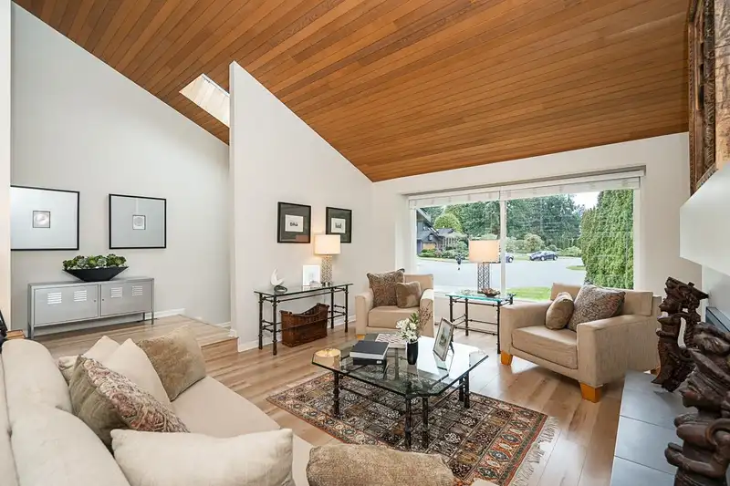 6804 SANDPIPER PLACE - photo 4 of 36