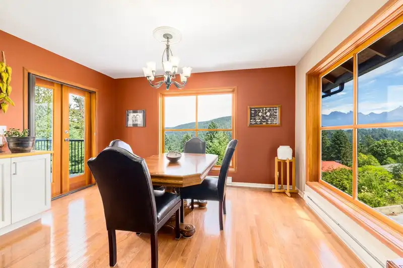 571 ROOCROFT LANE - photo 2 of 32