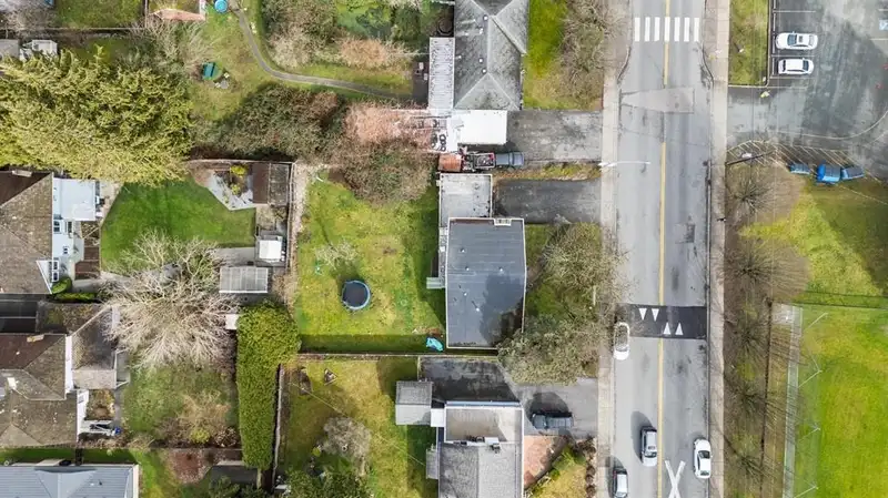 9185 112 STREET - photo 3 of 7