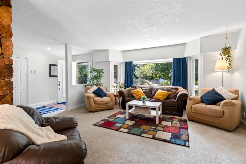 23915 48TH AVENUE - photo 4 of 36