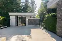 101 988 KEITH ROAD - thumbnail 3