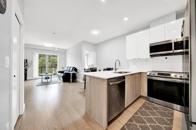 208 5486 199A STREET - photo 2 of 27