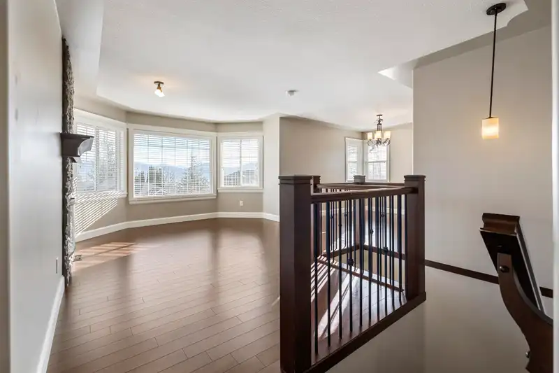36381 SANDRINGHAM DRIVE - photo 3 of 40