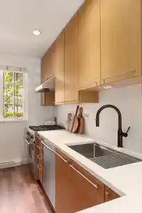 2943 LAUREL STREET - thumbnail 4