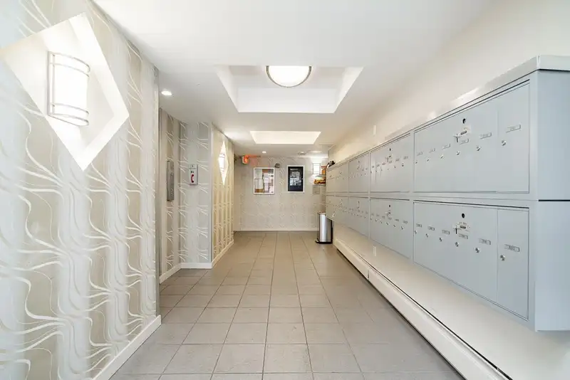 318 830 E 7TH AVENUE - photo 2 of 26