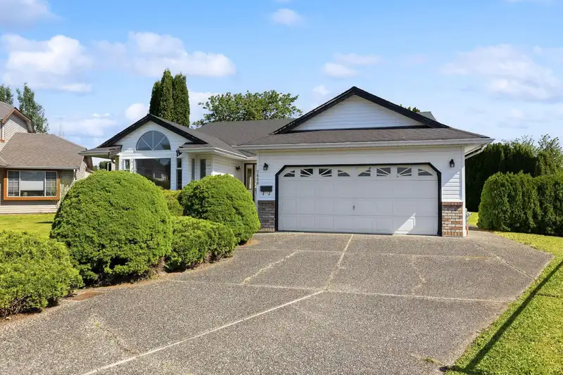 7660 SAPPHIRE DRIVE - photo 1 of 40