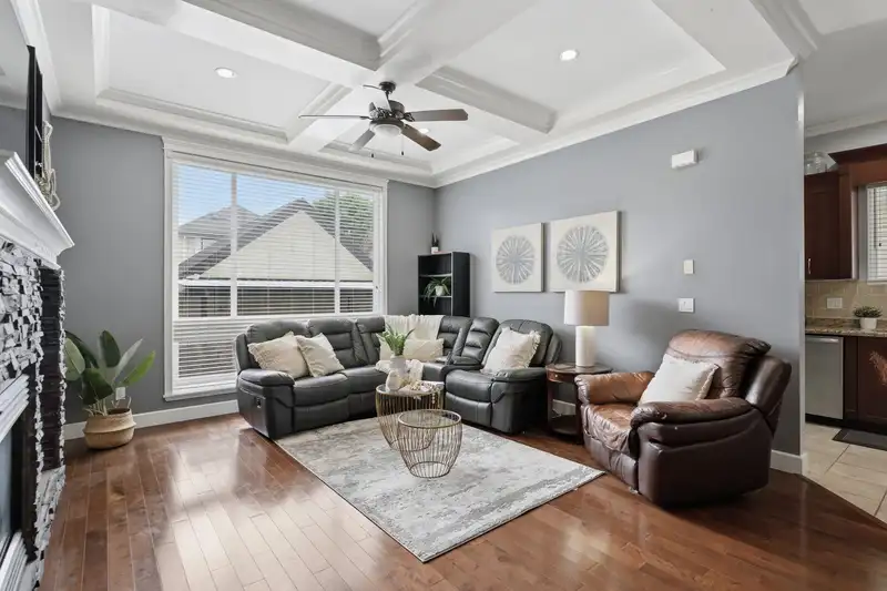 6814 192 STREET - photo 2 of 39