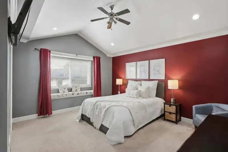6814 192 STREET - photo 4 of 39
