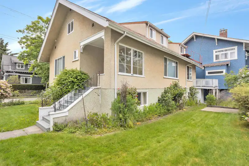 2206 MUSQUEAMVIEW STREET - photo 1 of 23