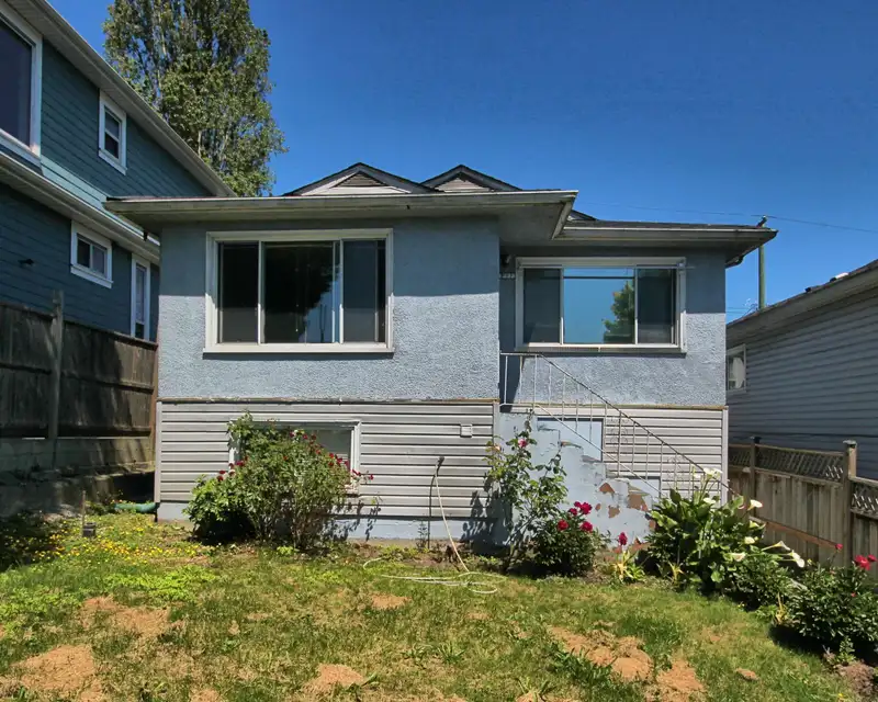 1333 E 41ST AVENUE - photo 1 of 16