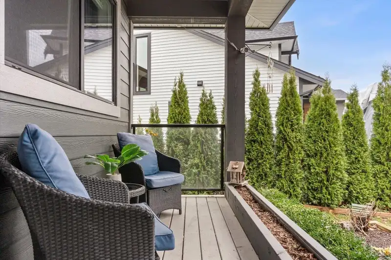 50945 SOPHIE CRESCENT - photo 4 of 40
